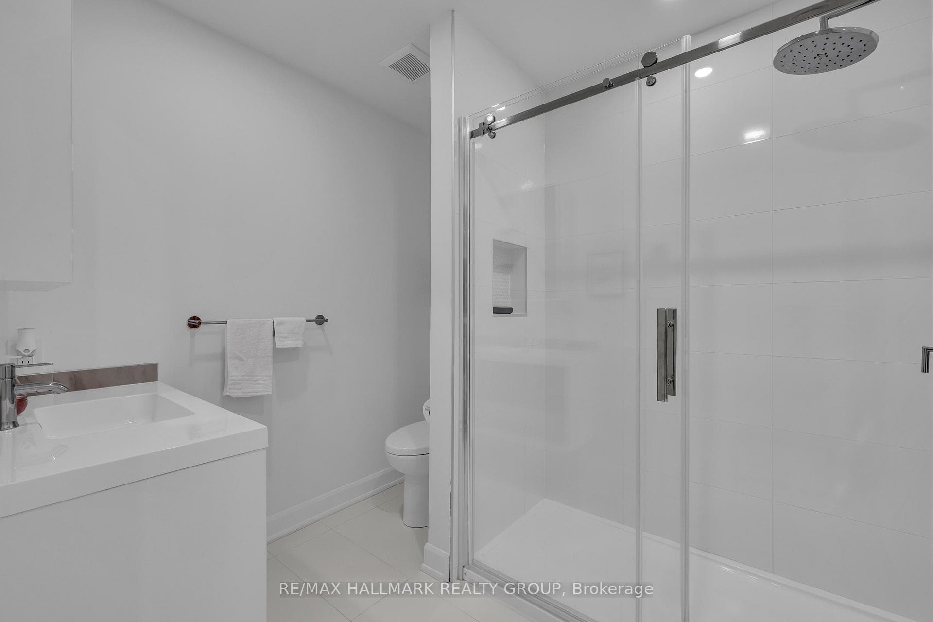 77B Kenora Street photo 35