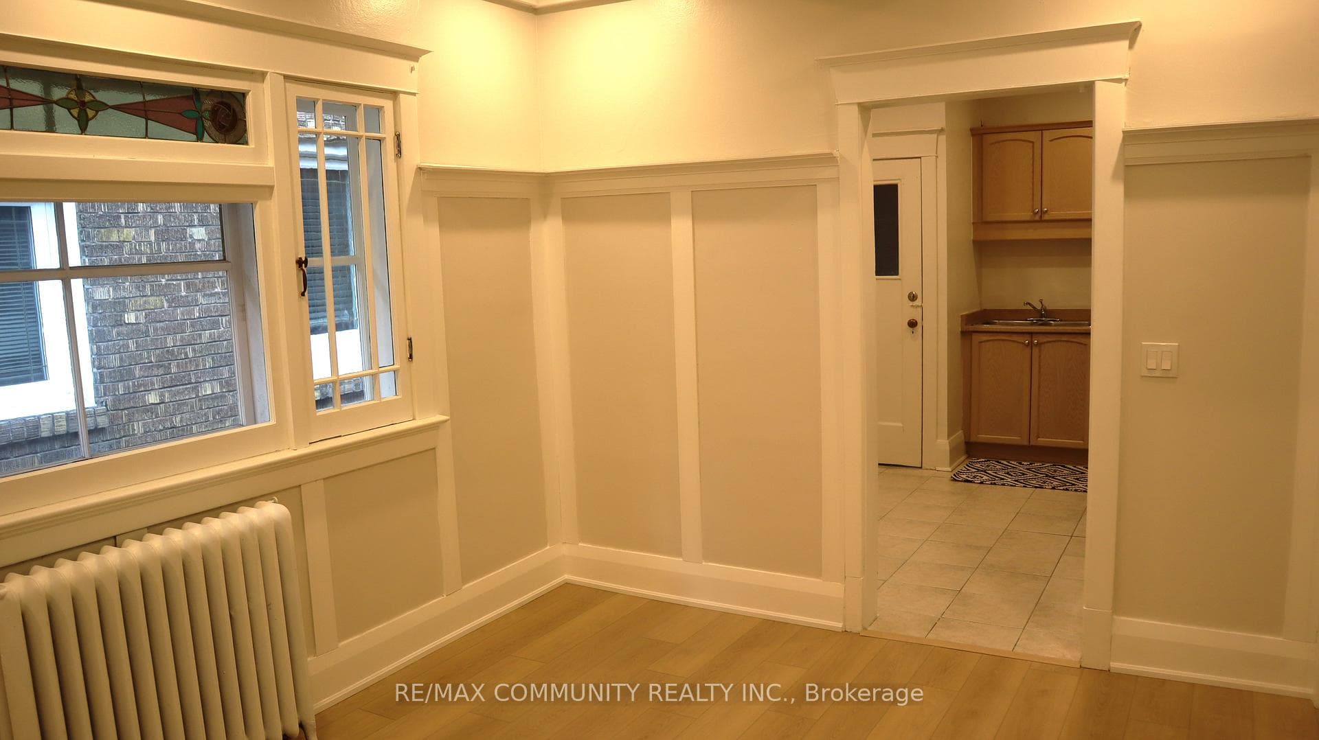 731 Coxwell Avenue Unit Main Fl photo 7