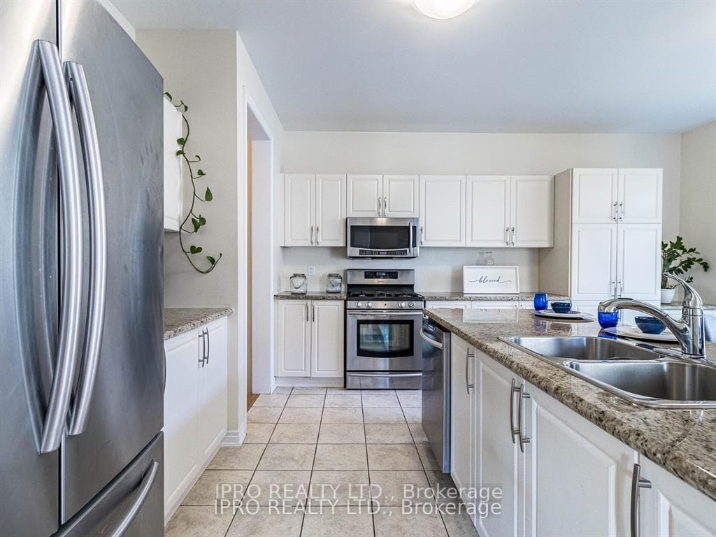 83 Pavlova Crescent photo 17
