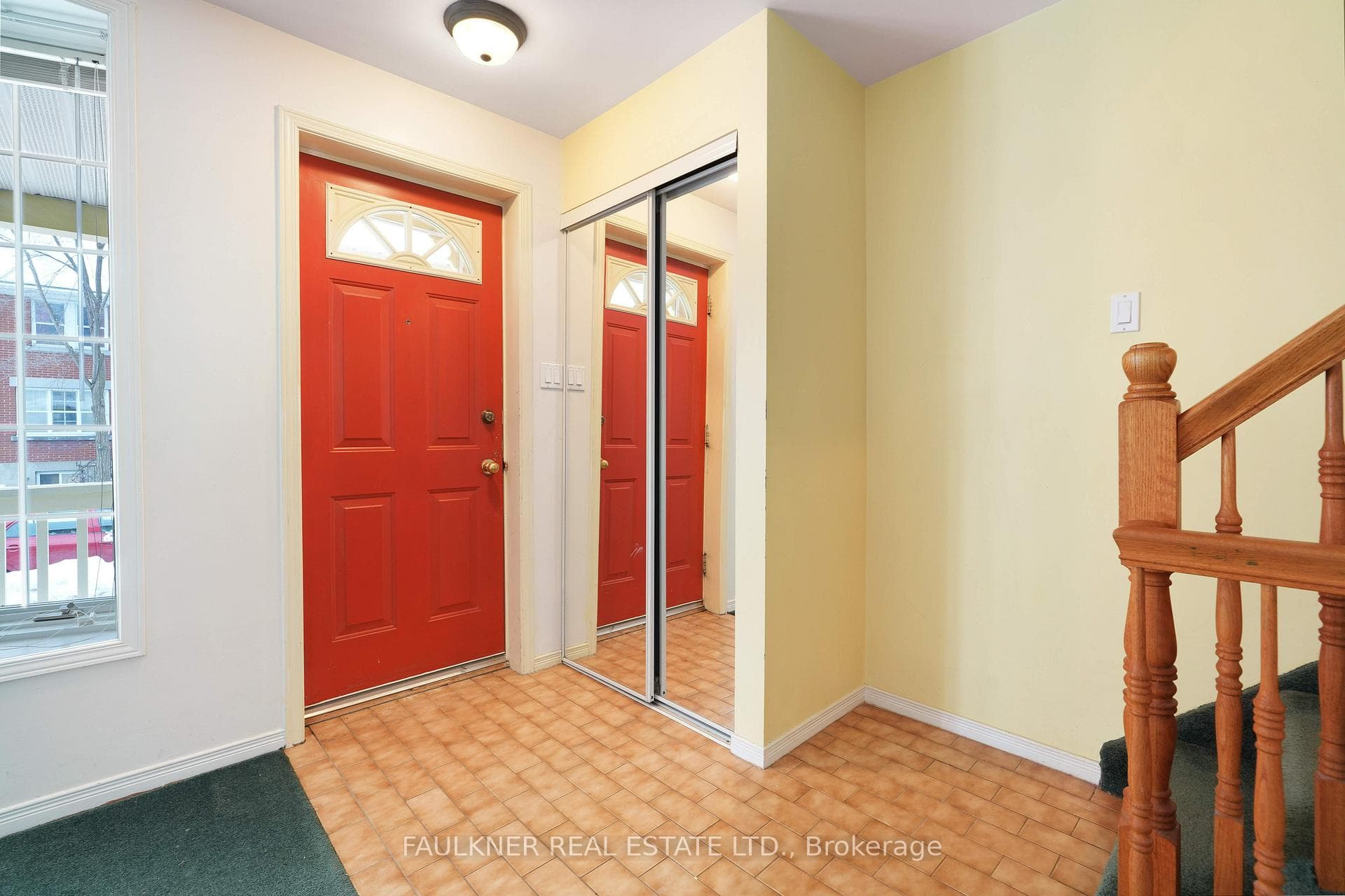 147 McGillivray Street photo 3