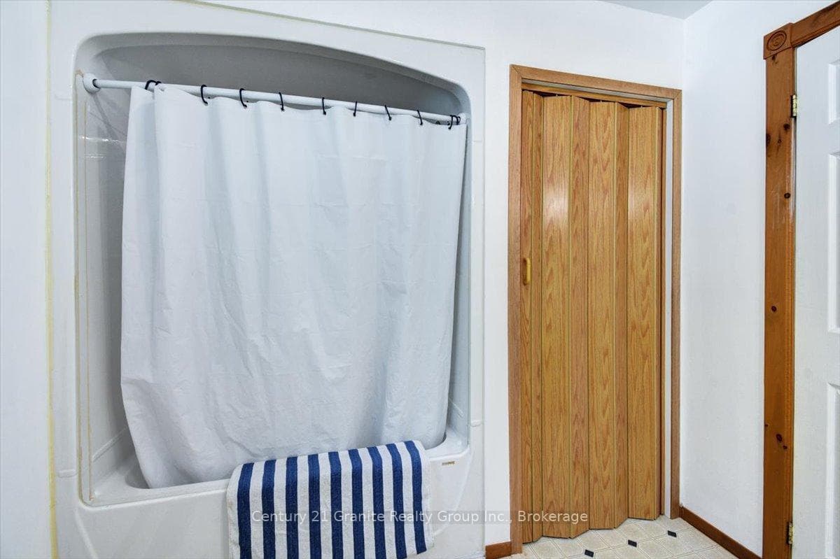 66 Hastings Street photo 20