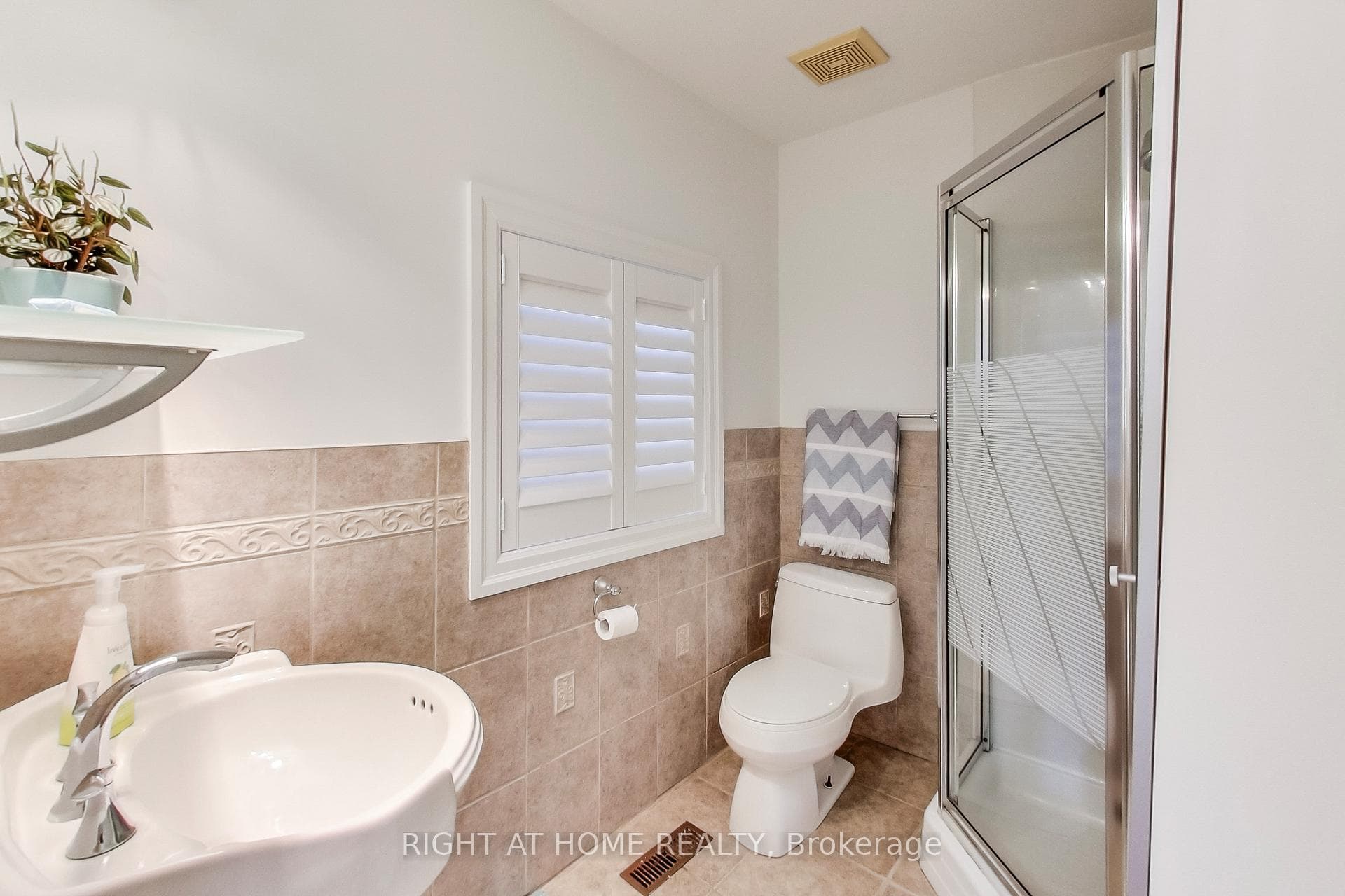 72 Davisville Avenue photo 18