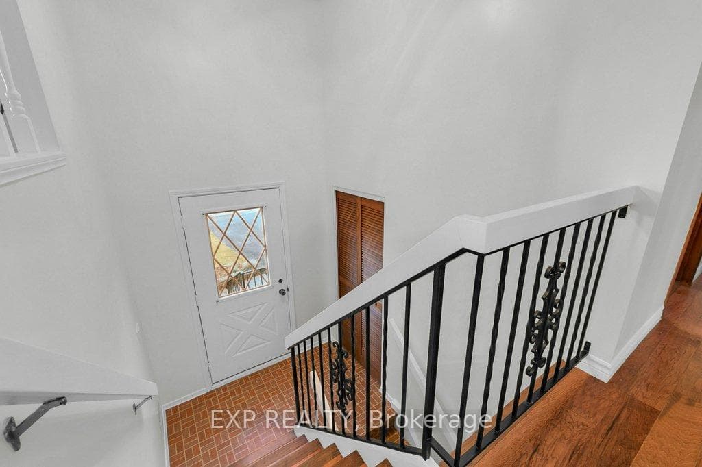 7 Phoebe Crescent photo 4
