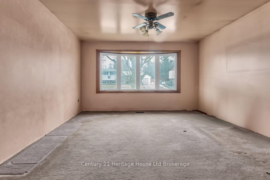 368 Odlum Drive photo 24