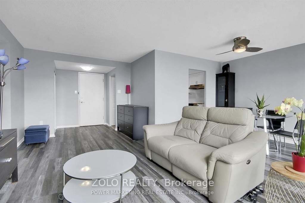 2759 Carousel Crescent Unit 1206 photo 13