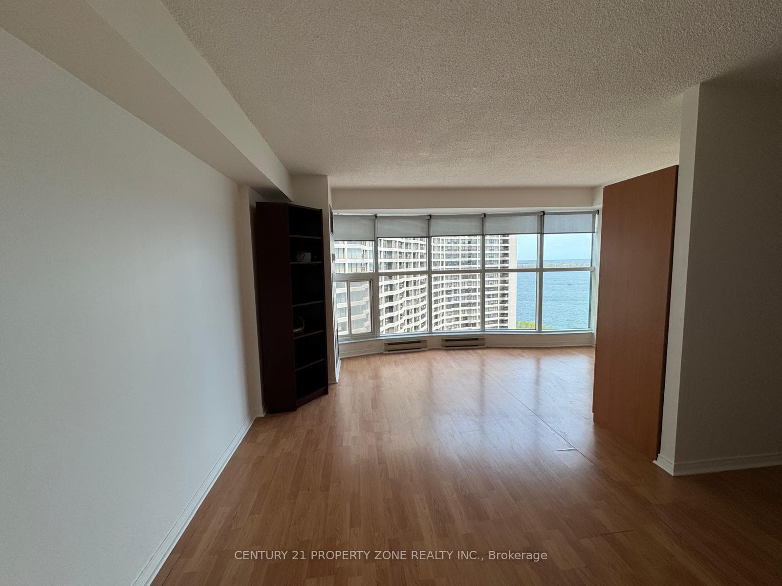 77 Harbour Square Unit 2105 photo 2