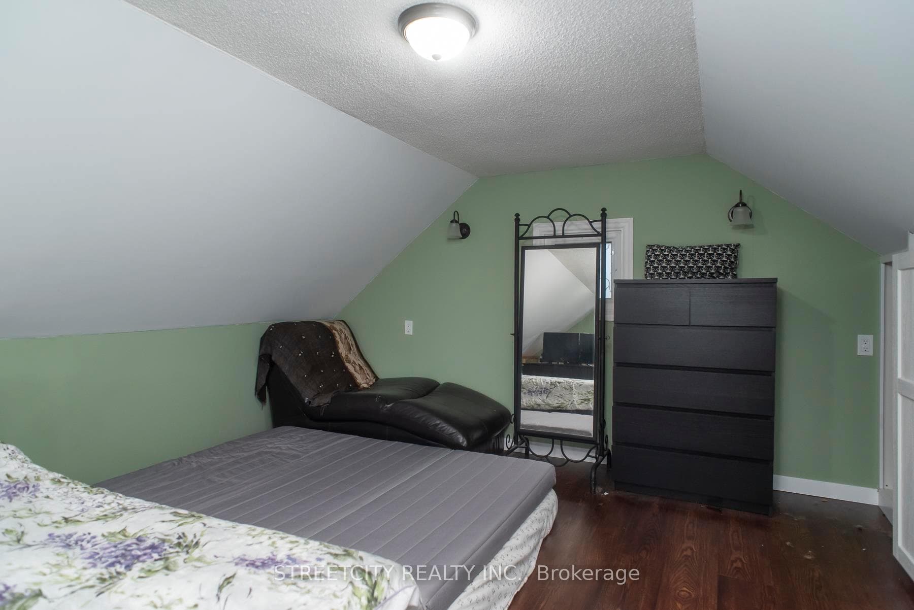 82 Kenogami Avenue photo 20
