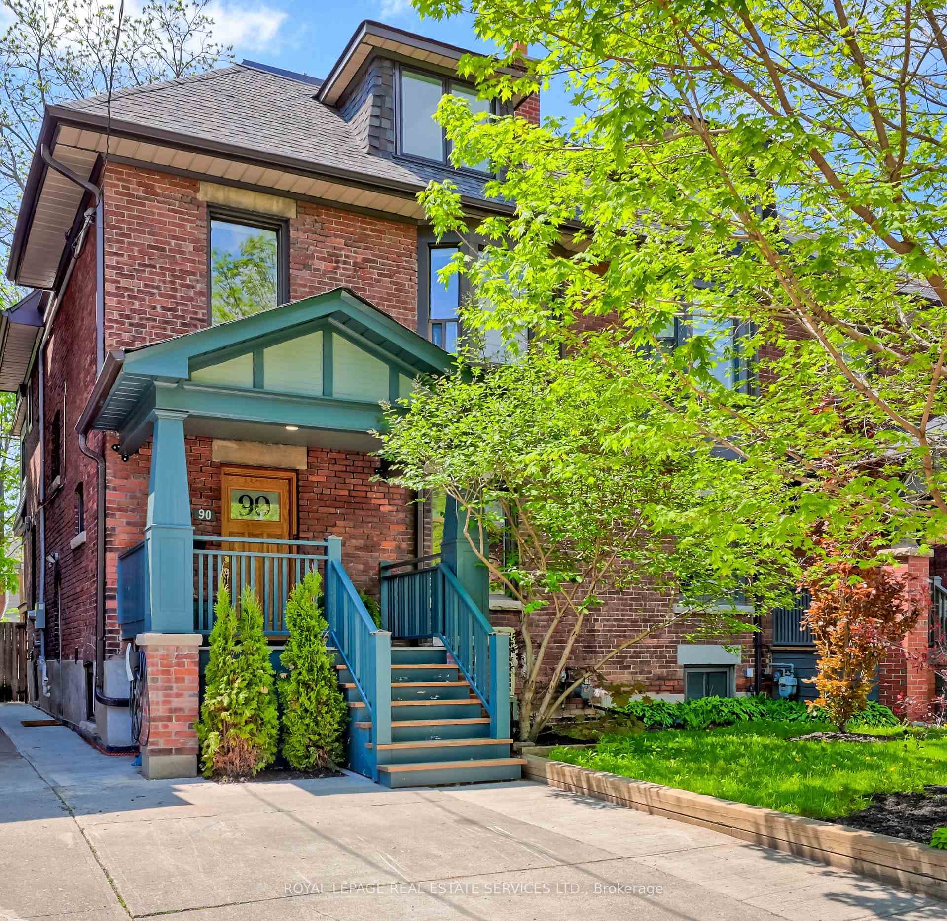 90 Oakwood Avenue photo 1