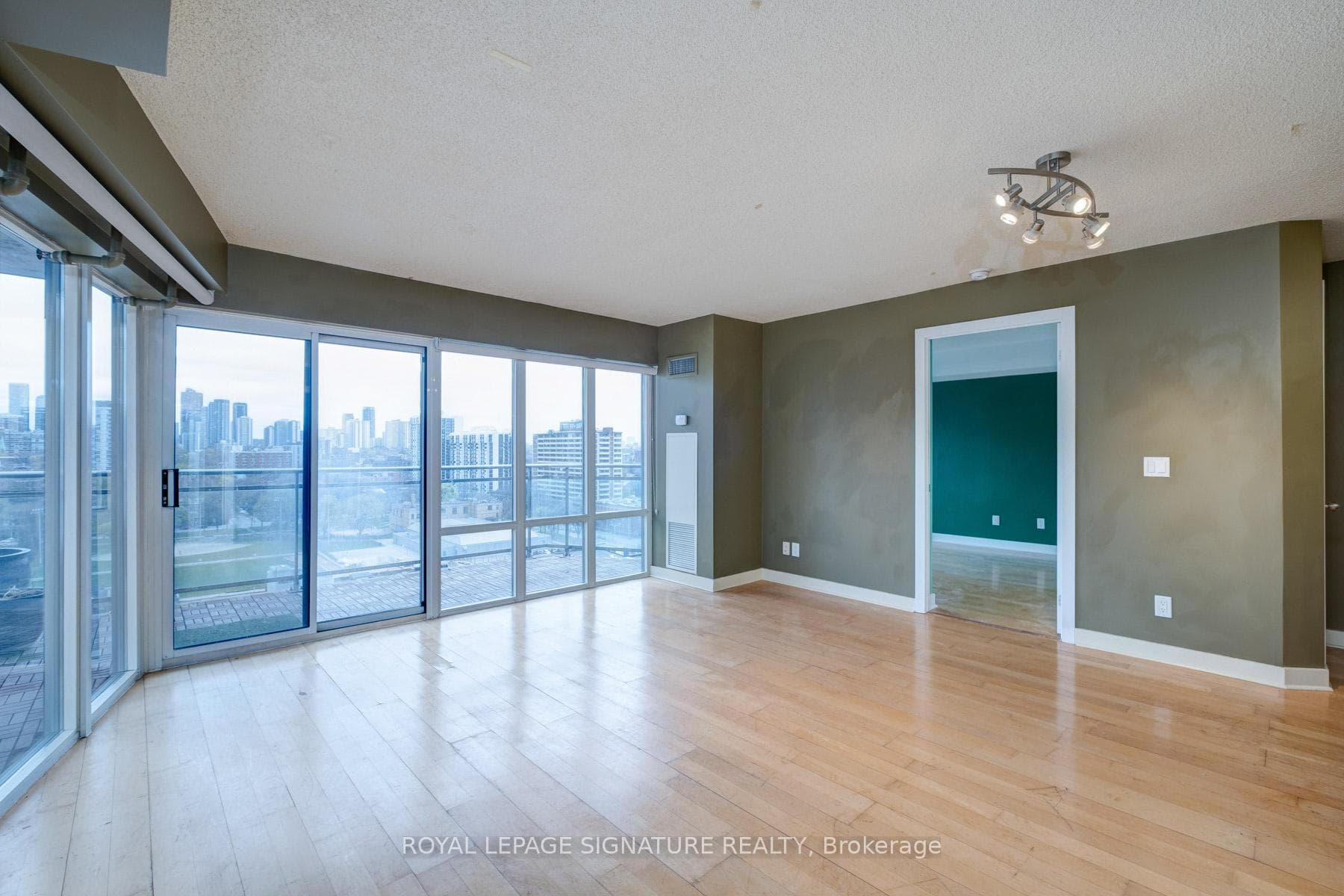 255 Richmond Street Unit 1505 photo 11