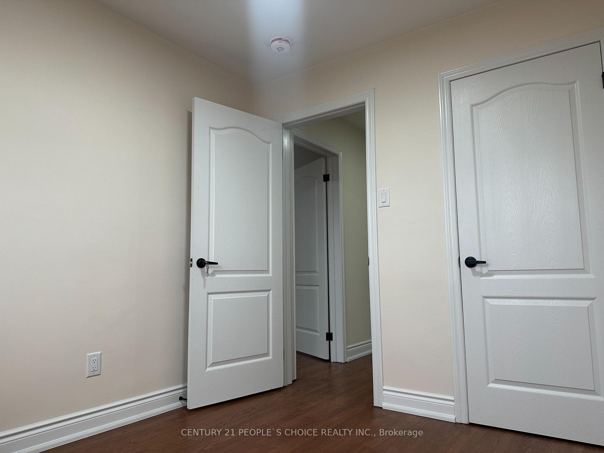 7490 Middleshire Drive photo 35