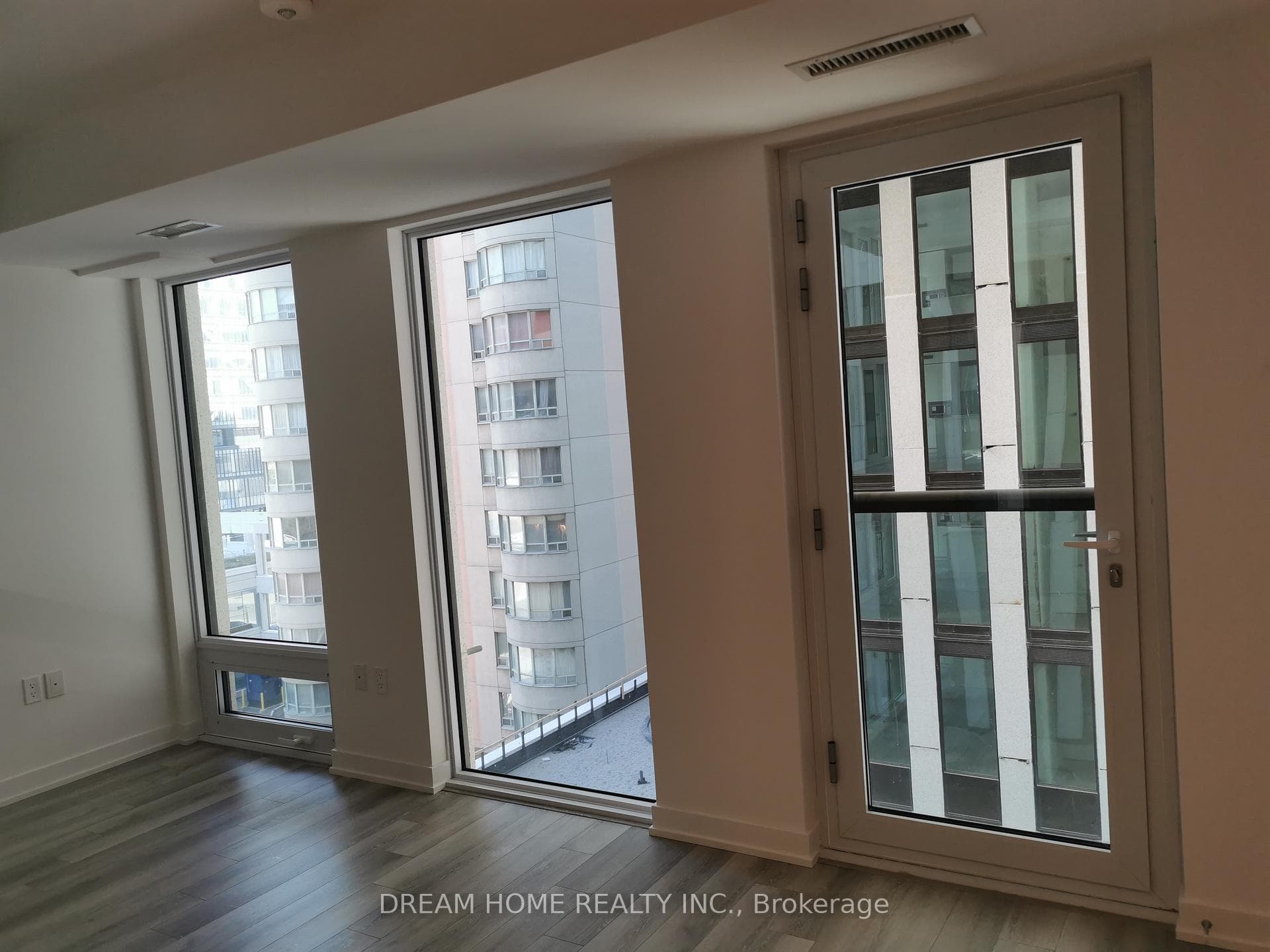 121 St Patrick Street Unit 516 photo 5