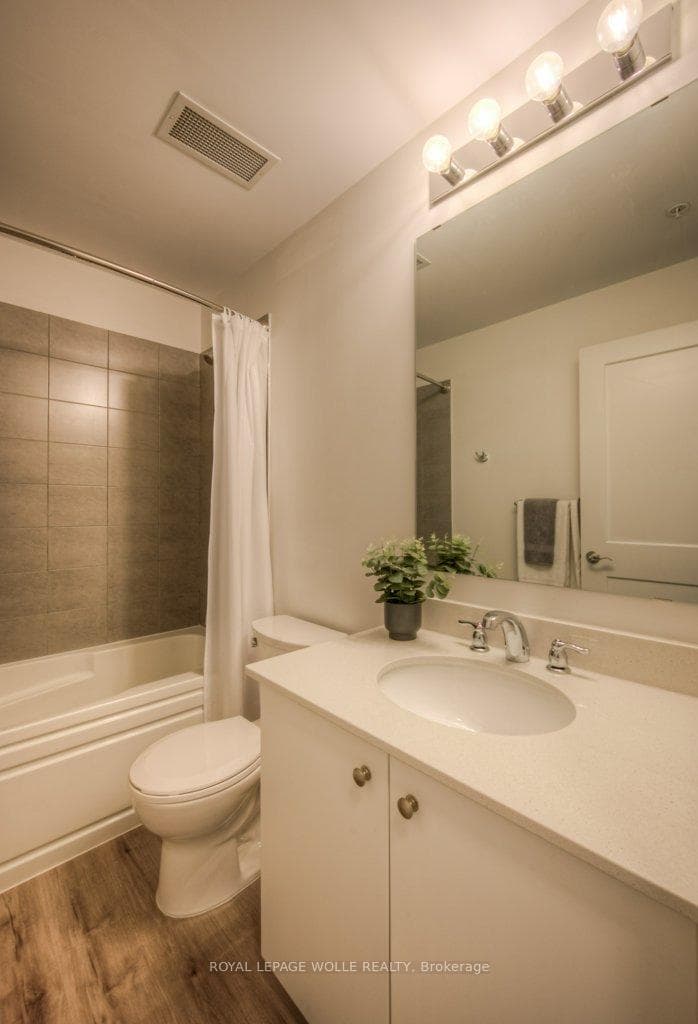 251 Northfield Drive Unit 422 photo 14