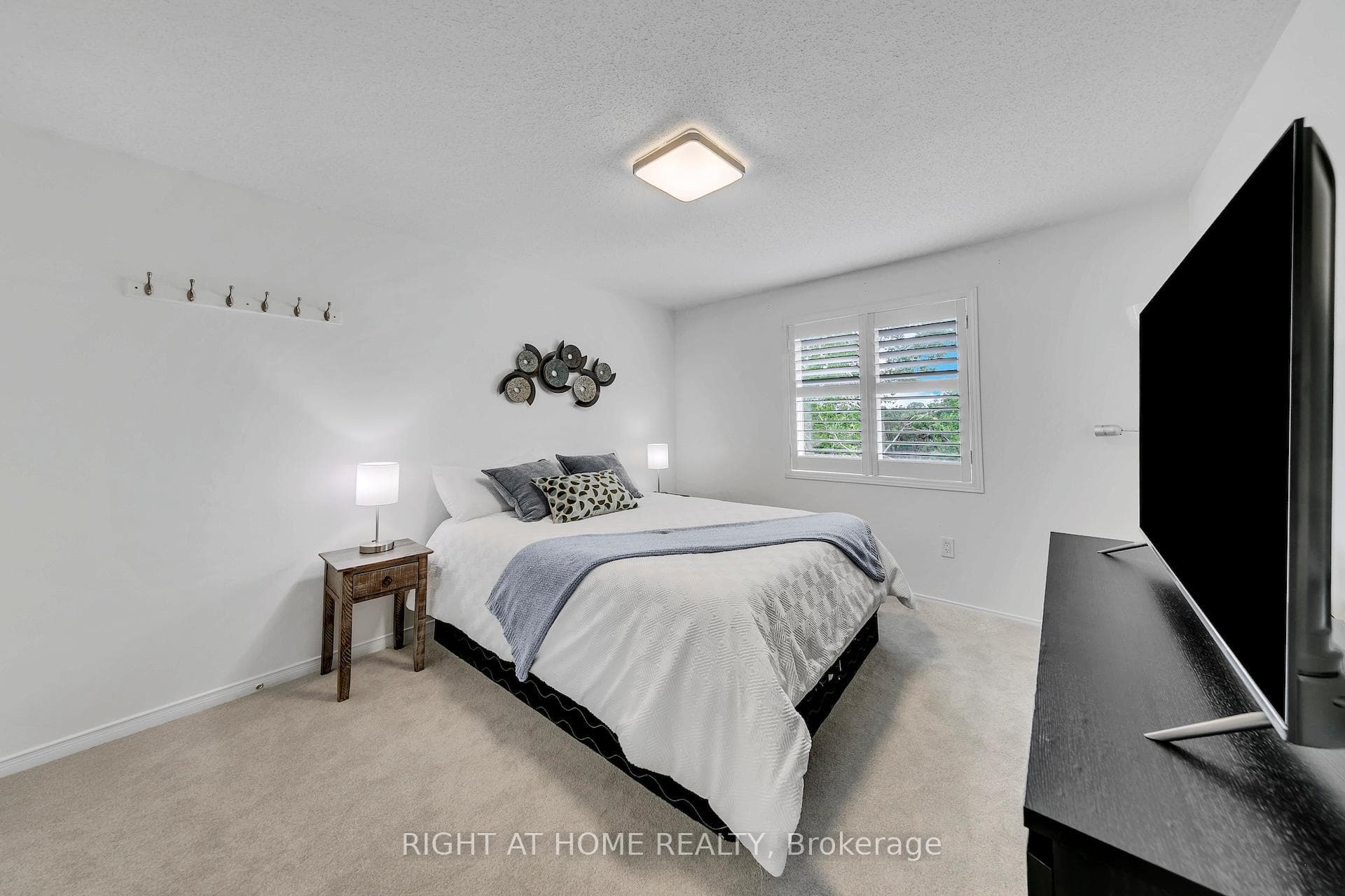 77 Milson Crescent photo 26