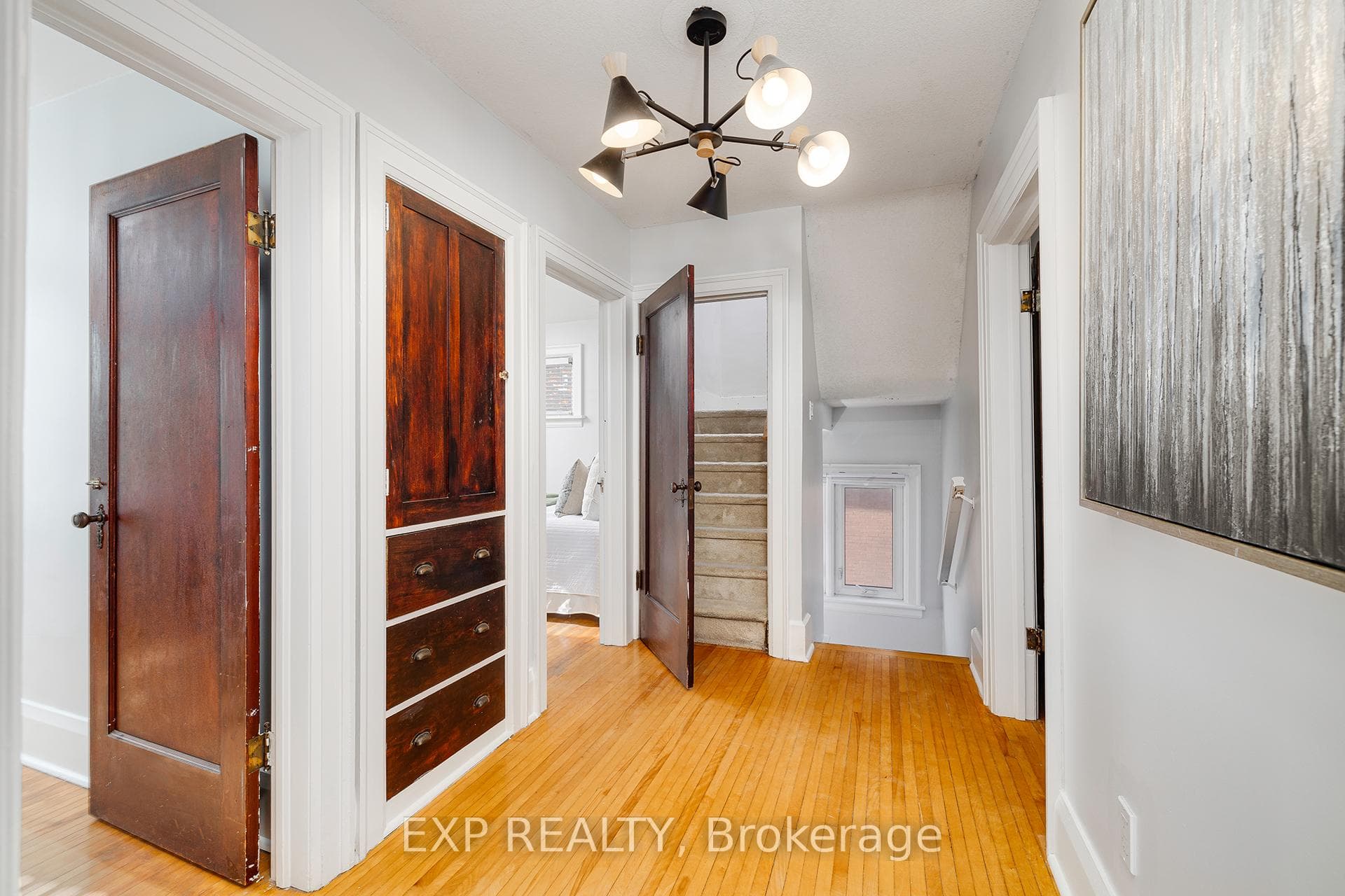 116 Wellington Street photo 21