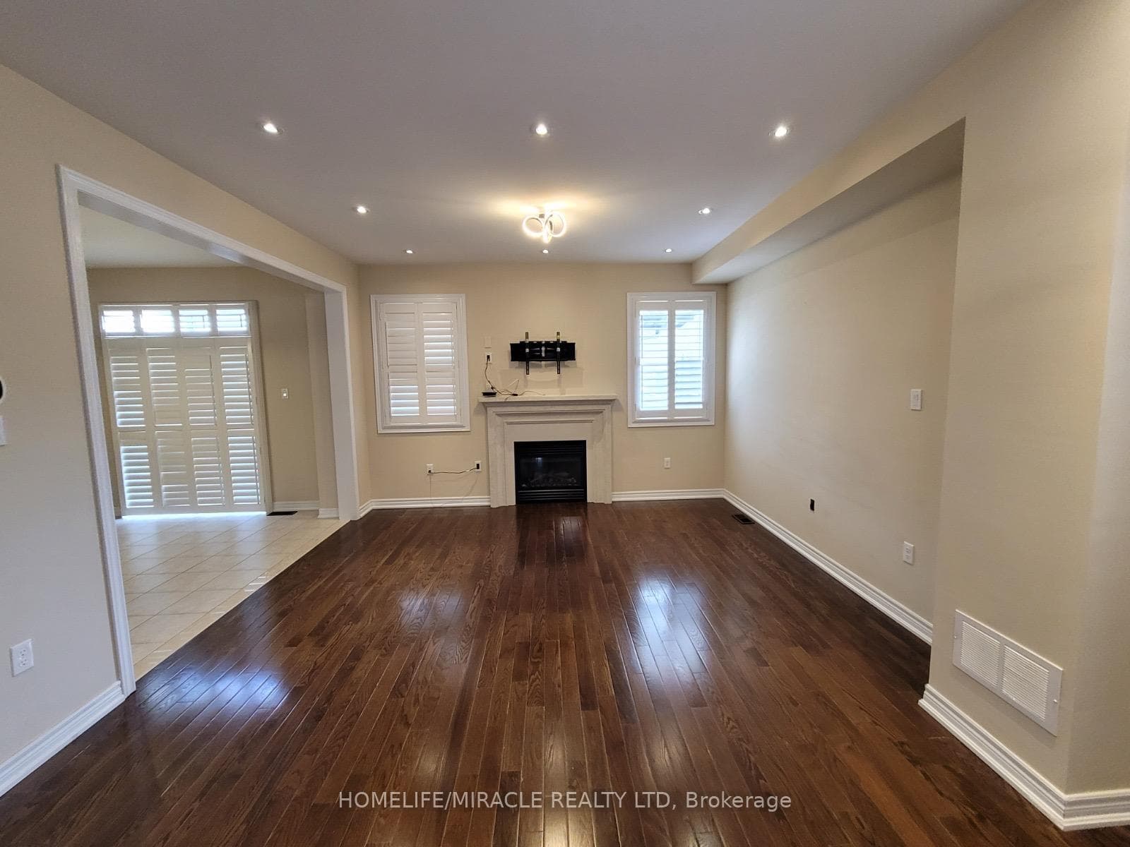 7 Campwood Crescent photo 12