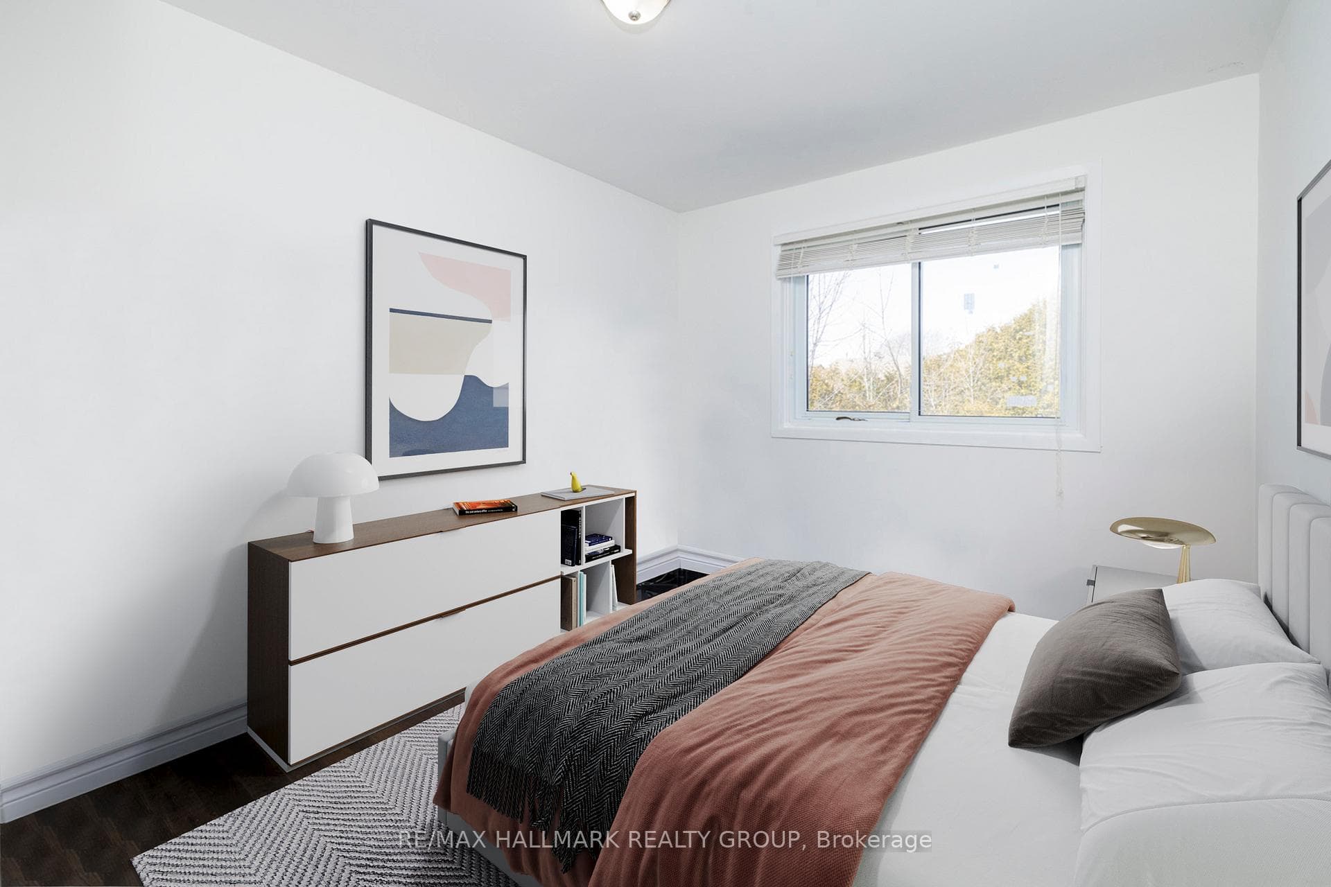 1757 Des Prairies Avenue photo 17