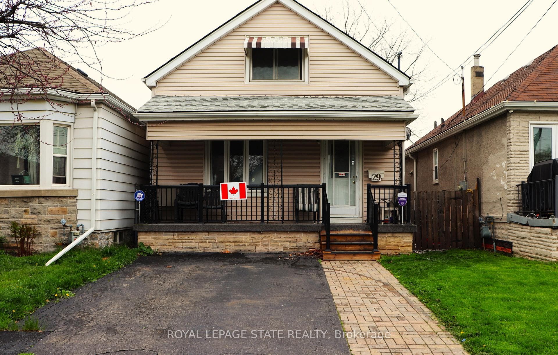 29 Robins Avenue photo 1