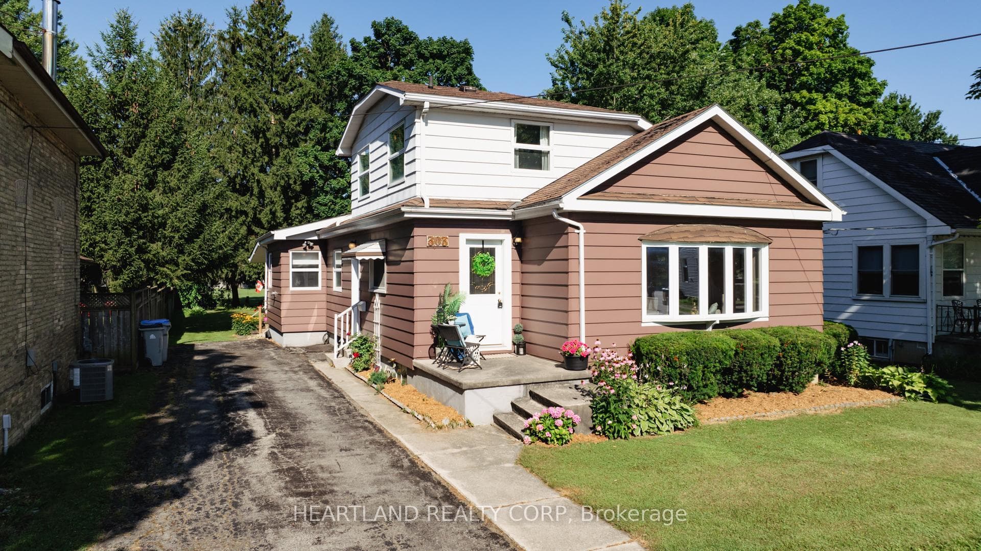 303 Carling Street photo 4