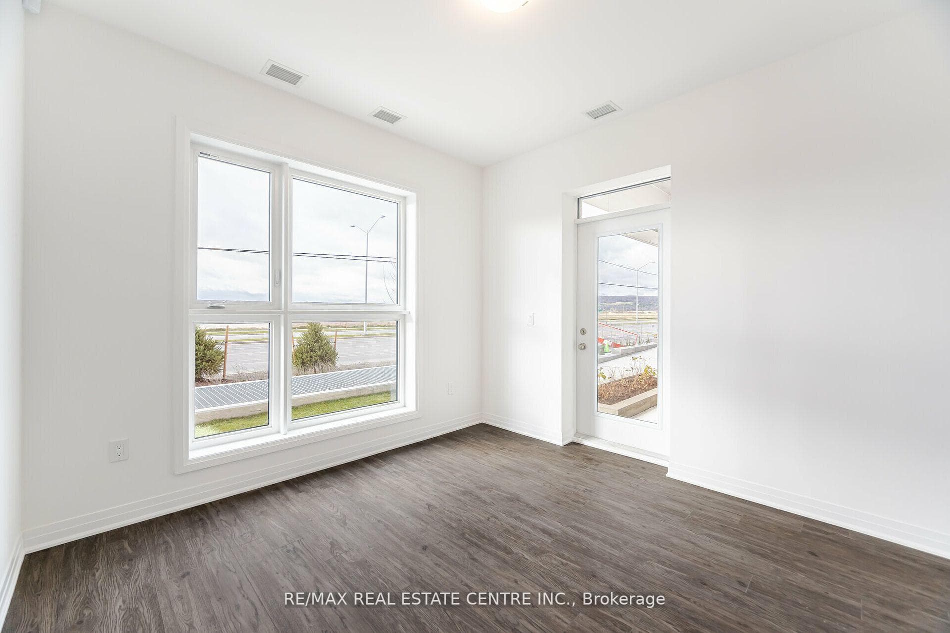 490 Gordon Krantz Avenue Unit 107 photo 12