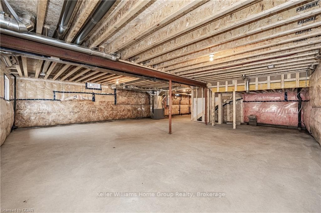 425 ADELAIDE Street photo 38