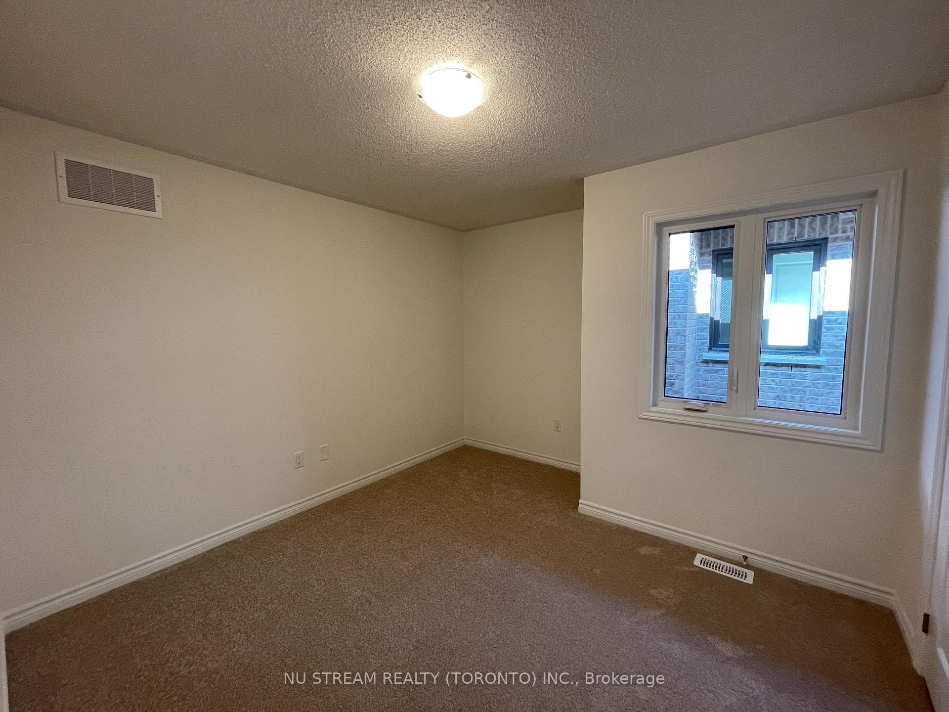 20 PHOENIX Boulevard photo 14