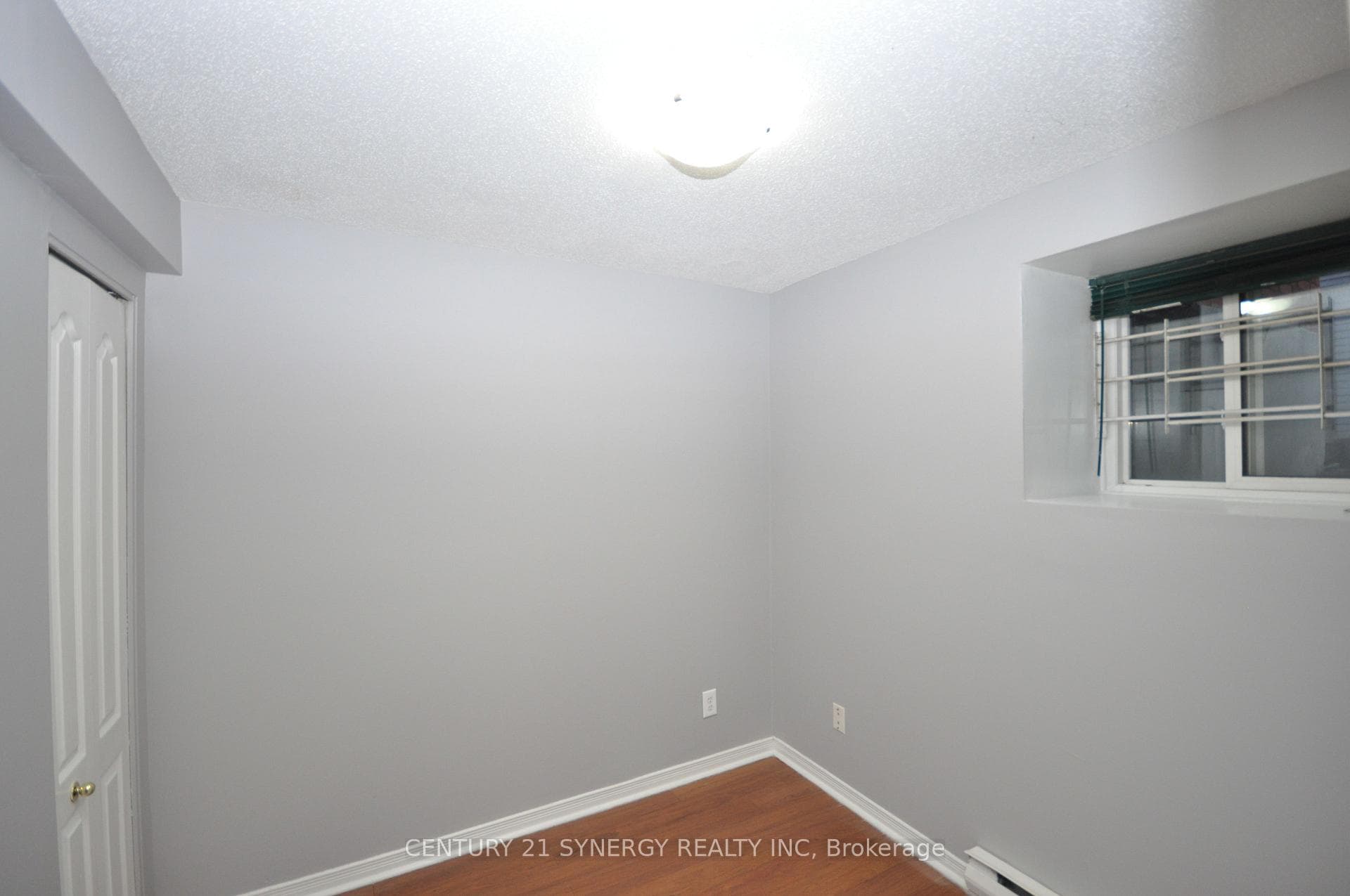 450 MACLAREN Street Unit 2 photo 10