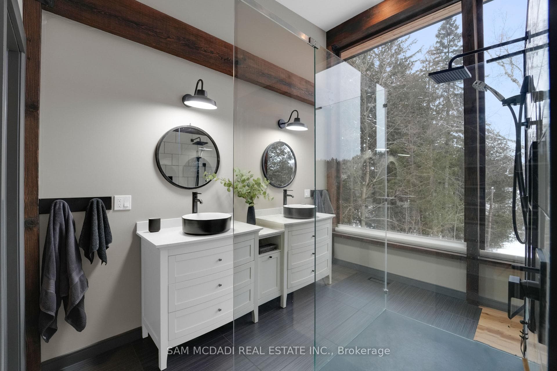 2084 Grand Boulevard photo 21