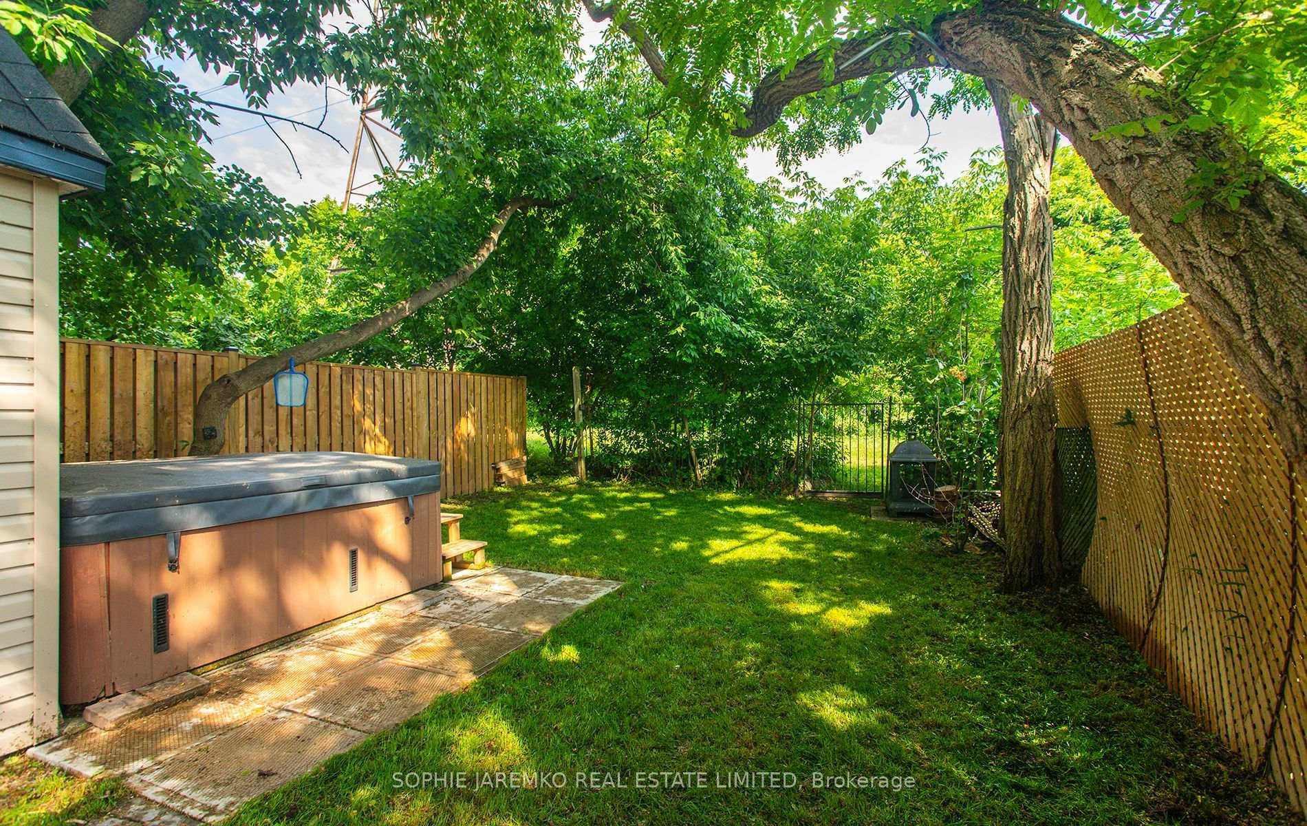 144 Eileen Avenue photo 43