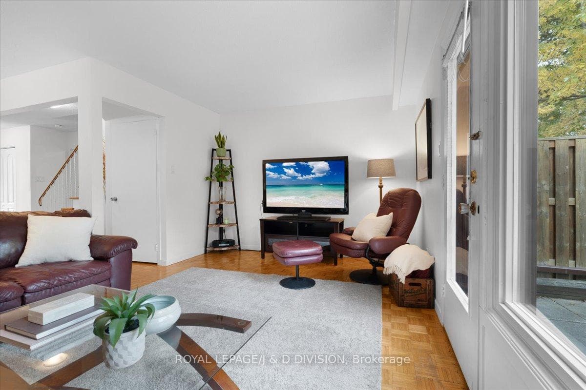 189 Springhead Gardens Unit 61 photo 12