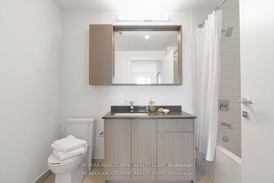 133 Bronte Road Unit B0723 photo 11