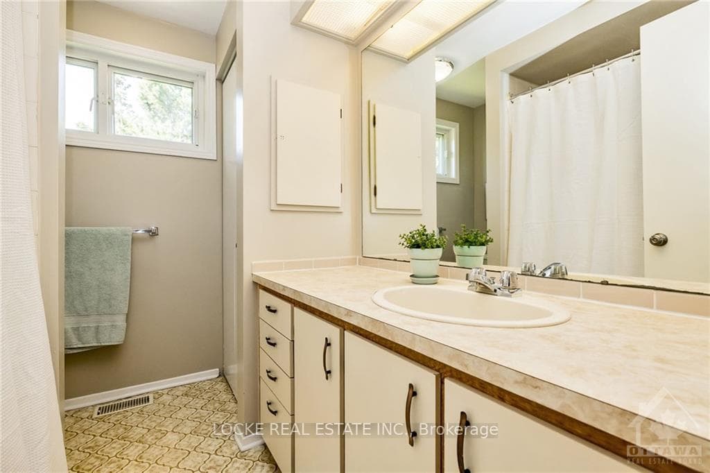 1826 WOODHAVEN Heights photo 26