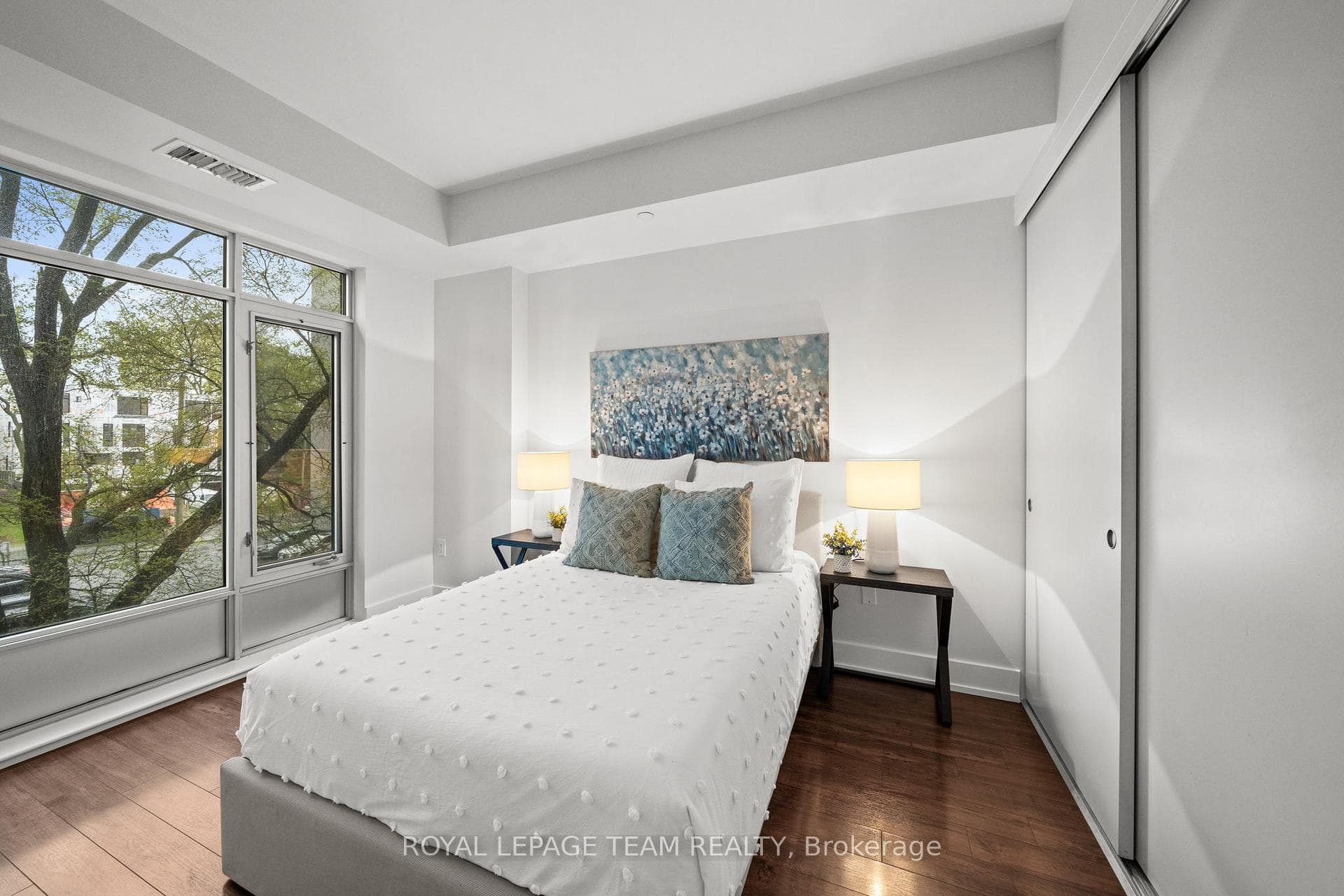 100 Champagne Avenue Unit 410 photo 18