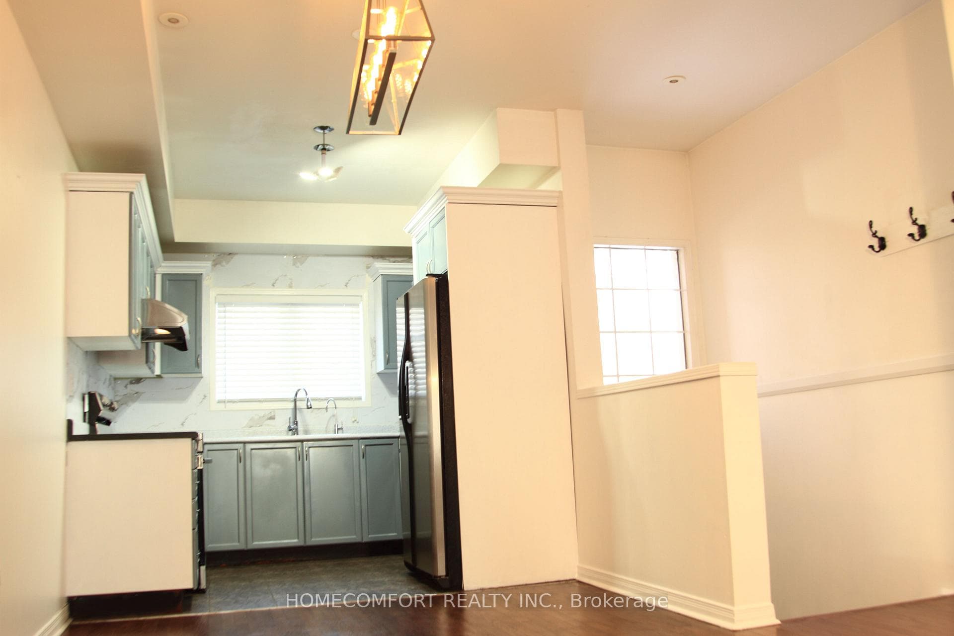 435 Hensall Circle Unit 94 photo 8