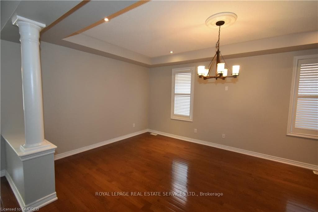 212 Beechtree Crescent photo 9