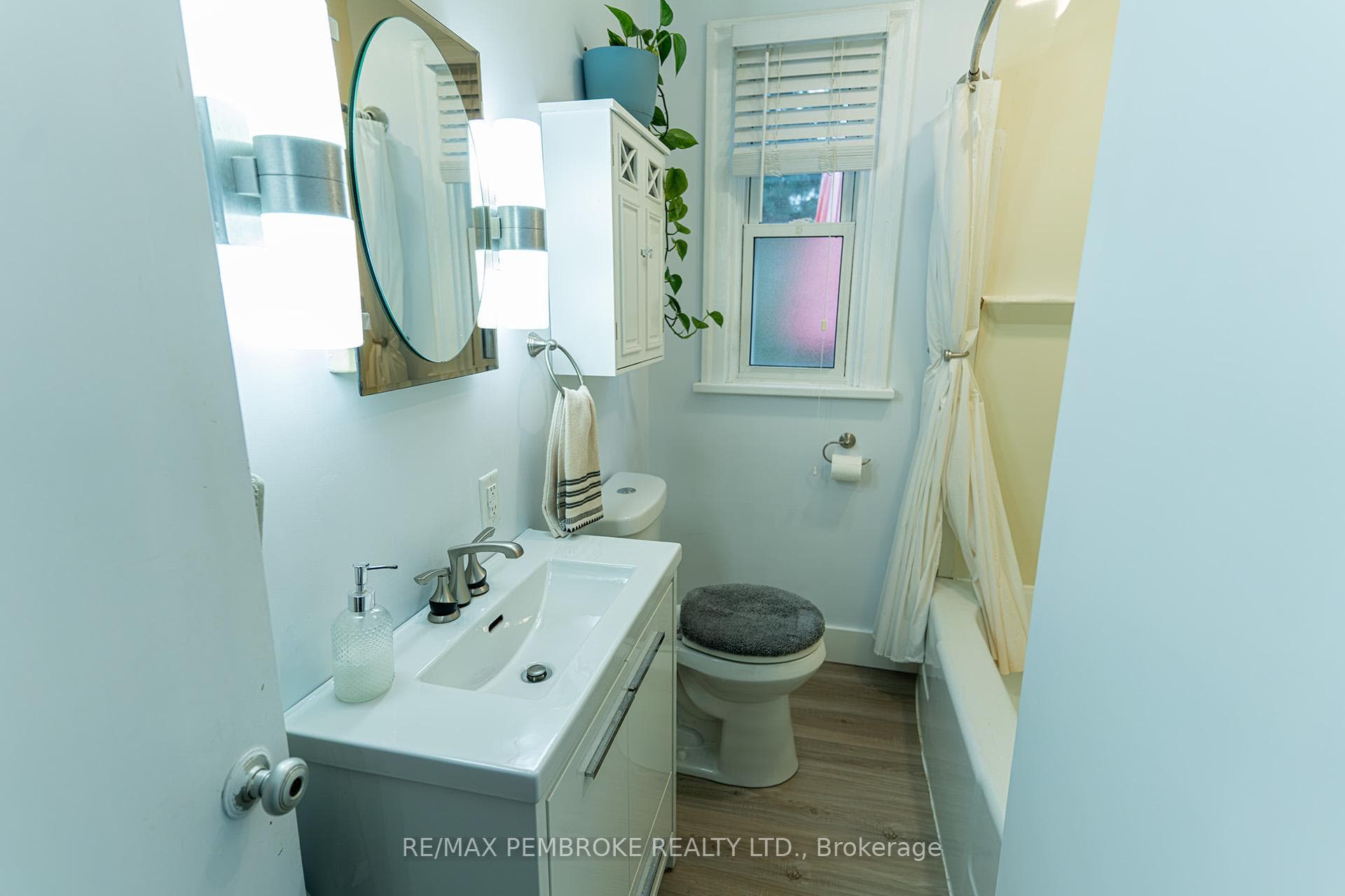 main level full bathroom