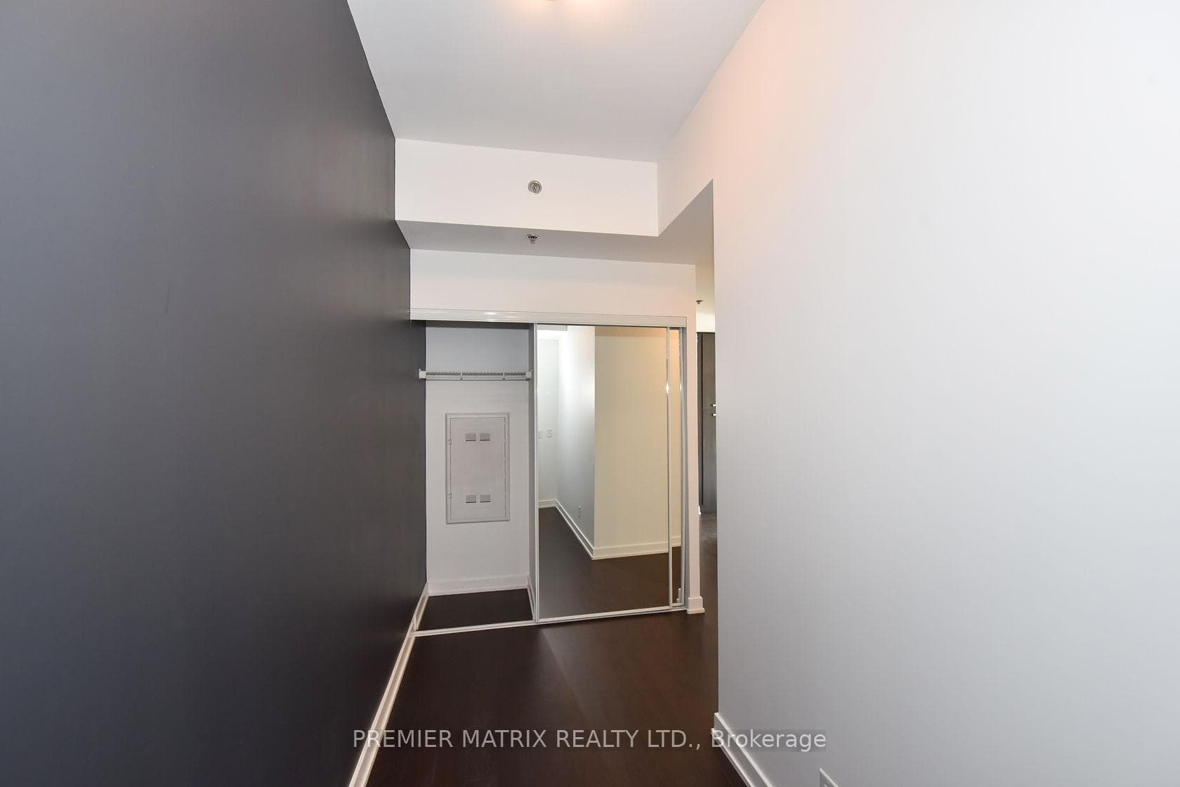 15 Beverley Street Unit 808 photo 5