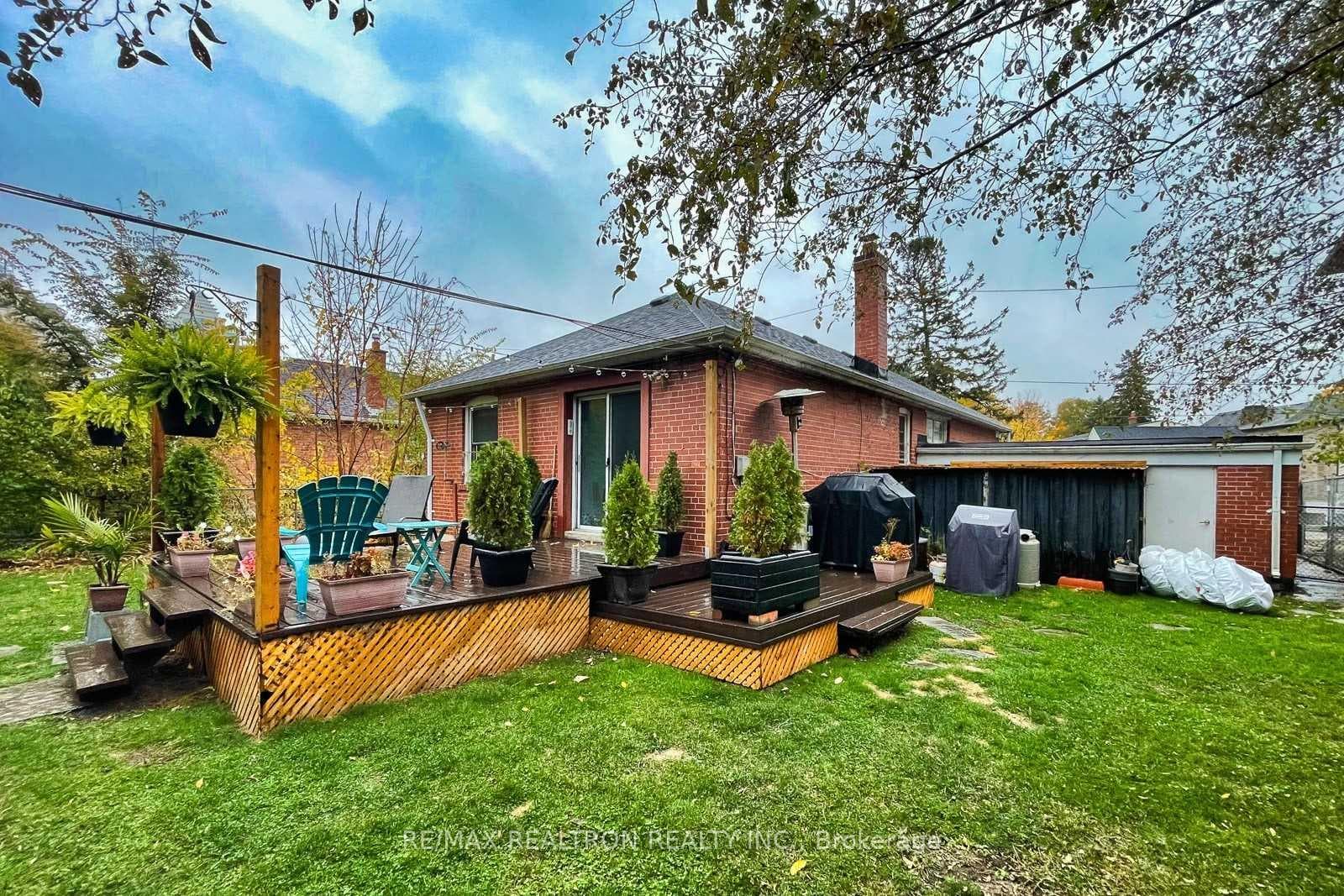 28 Irvington Crescent Unit Upper photo 36