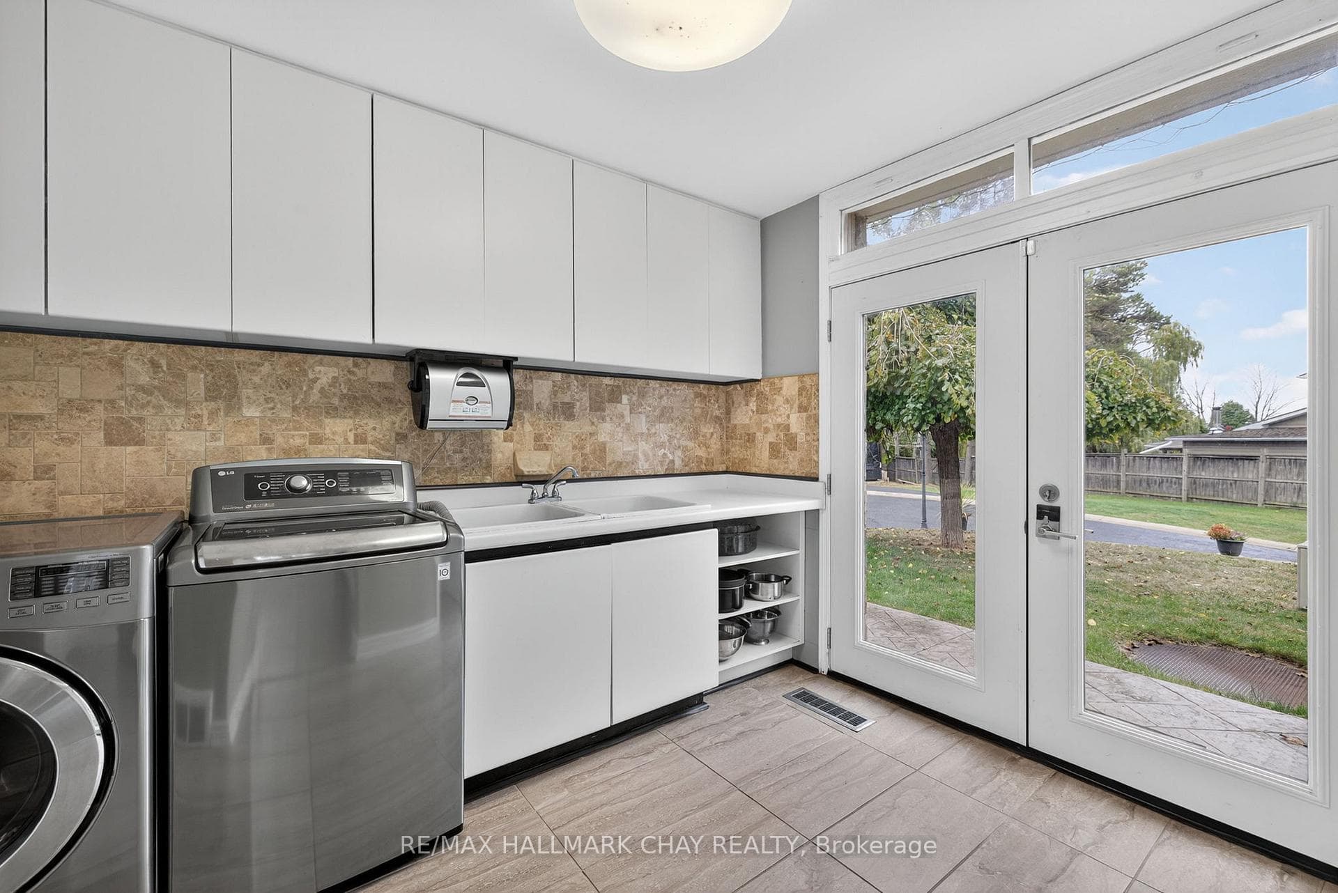 39 Highfield Crescent photo 17