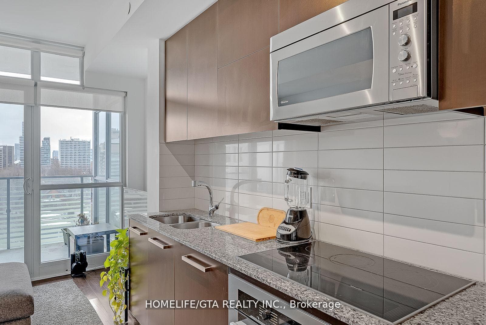 170 Avenue Road Unit 803 photo 10