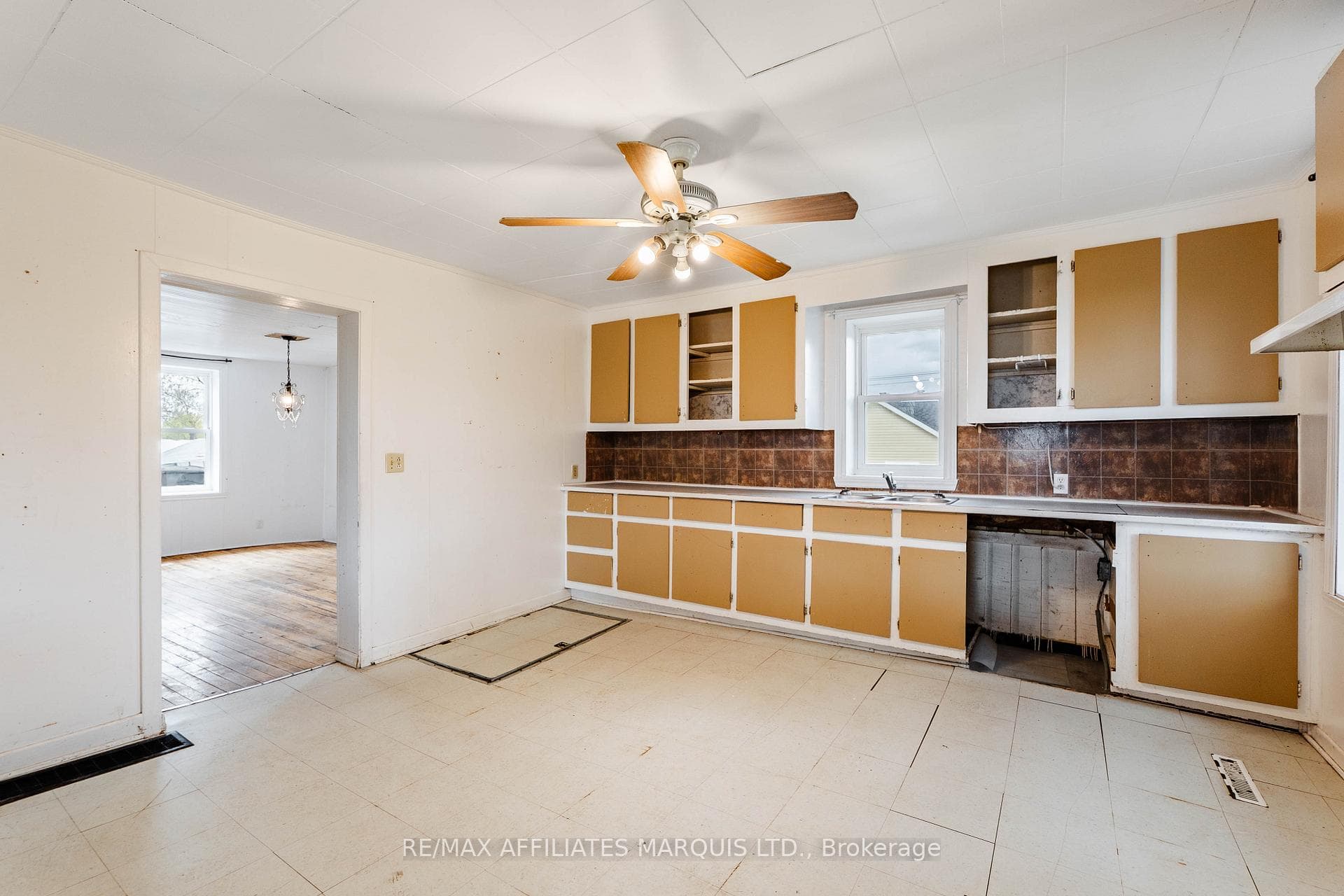 21910 Seguin Mill Street photo 34