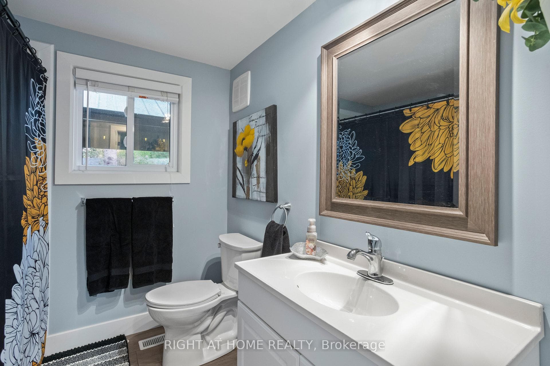 162 Mississauga Place photo 24