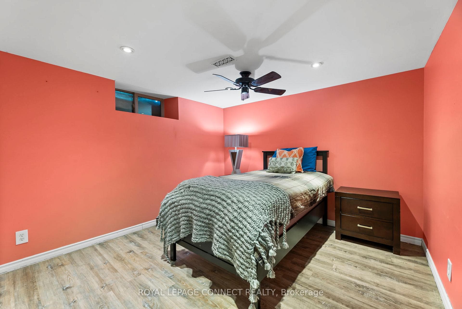 8 Birch Crescent photo 16