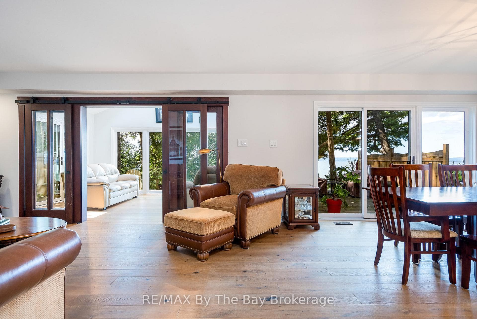 38 Willow Drive photo 10