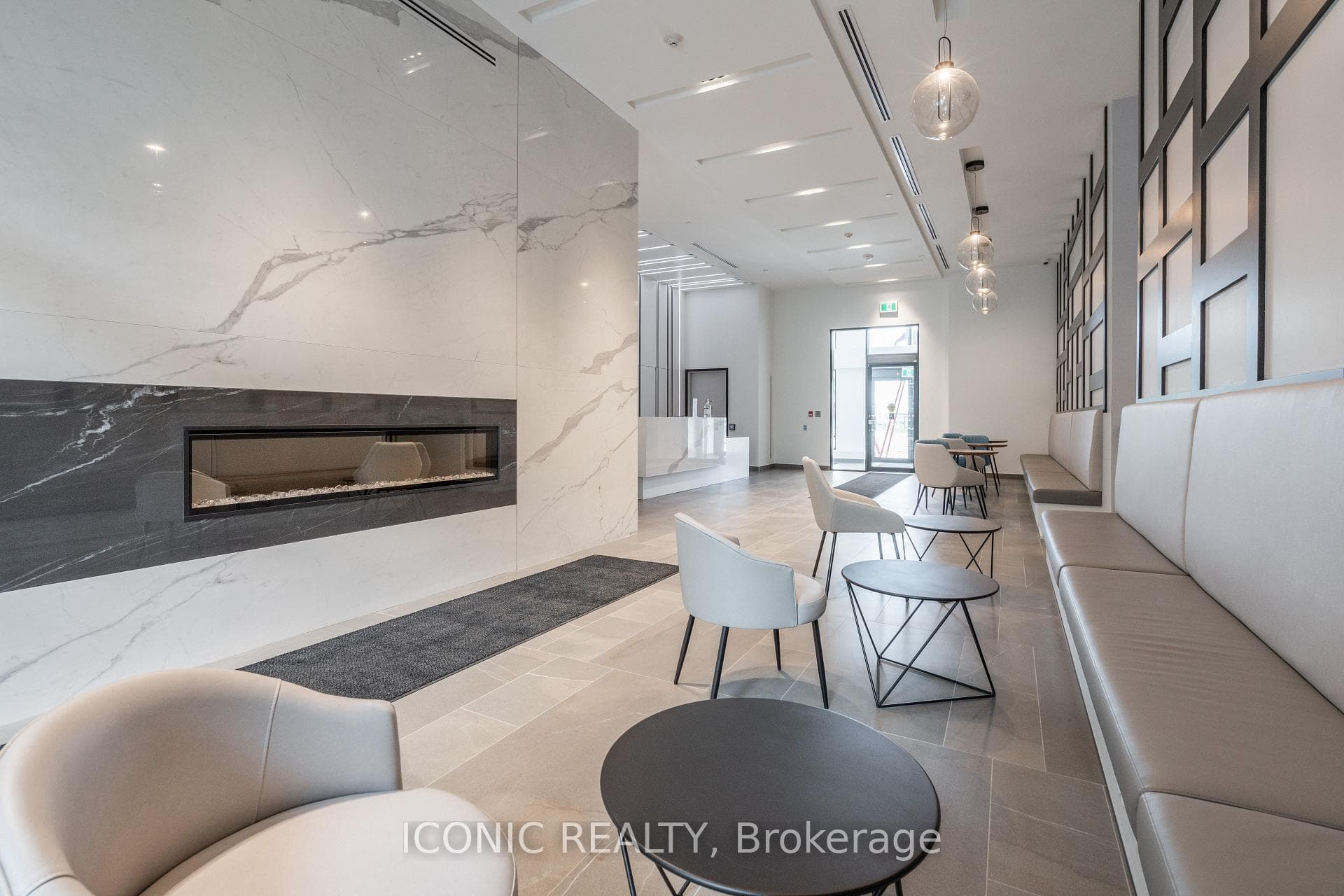 681 Yonge Street Unit 510 photo 6
