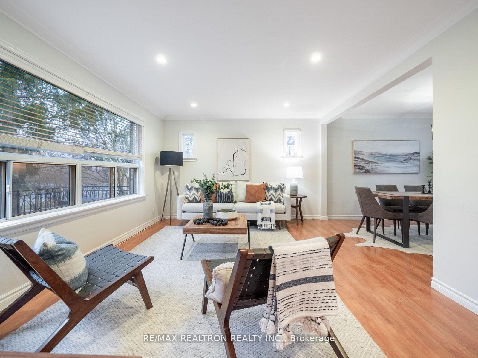 61 Collinson Boulevard photo 4