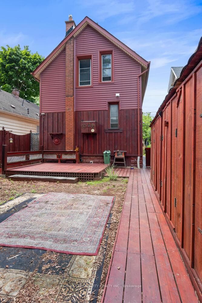 540 Quebec Street photo 30