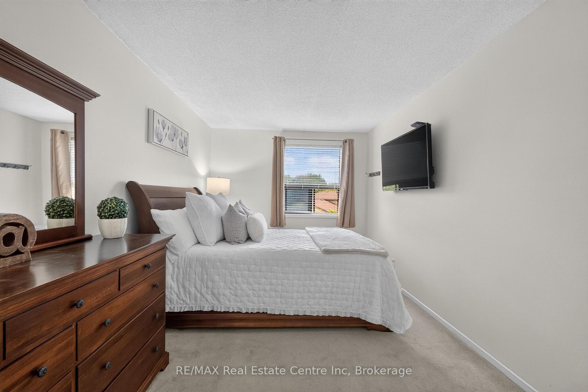 65 Silvercreek Parkway Unit 401 photo 25