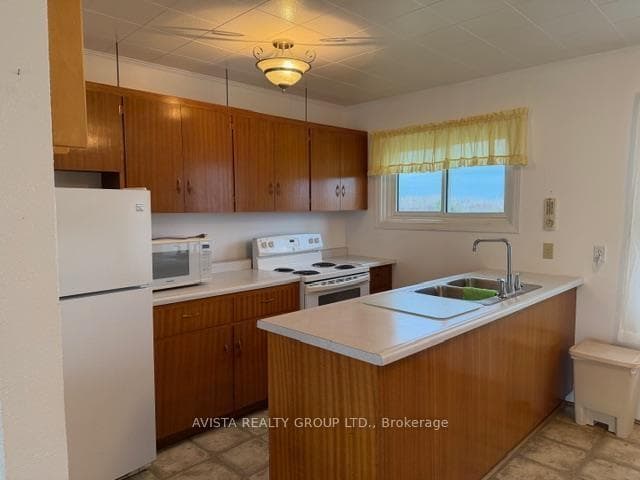 395 Highway 595 photo 3