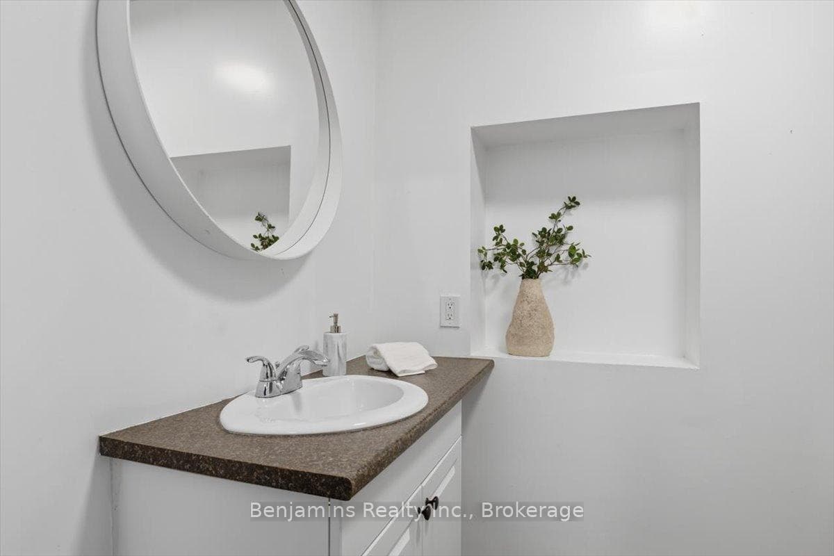53 Eby Street photo 35