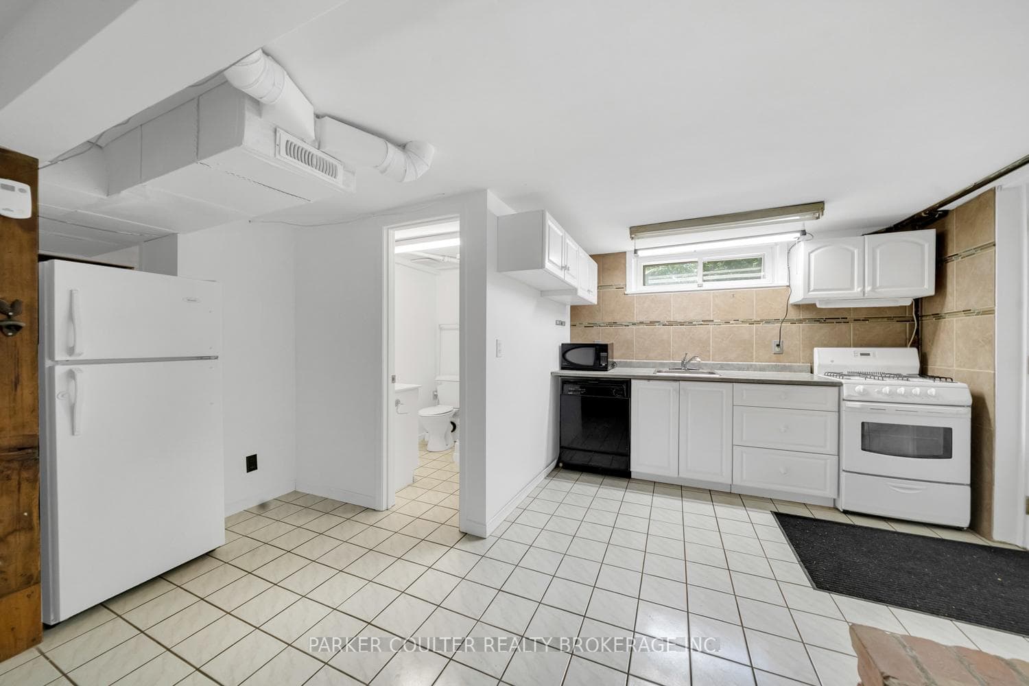 85 Evans Avenue photo 35